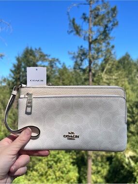 COACH Double Zip Wristlet Wallet Chalk White with Gold Hardware CX161 NWT